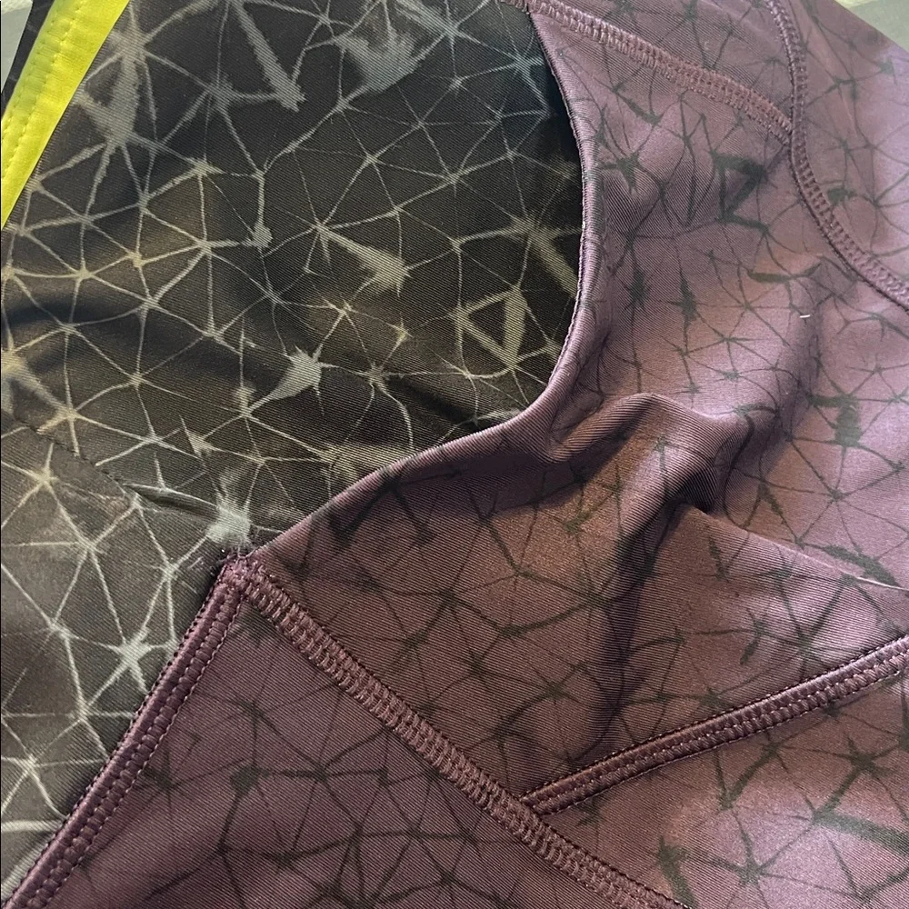 Lululemon Stash It Crop Full On Luxtreme Star crushed black cherry 8